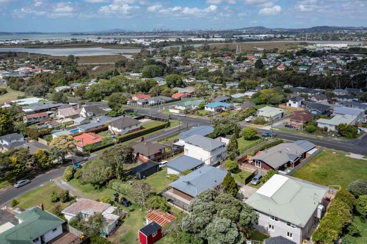 2/54 Tirimoana Road Te Atatu South_17