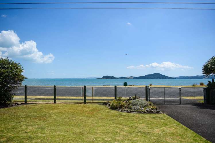 3 Kawakawa Bay Coast Road Kawakawa Bay_13