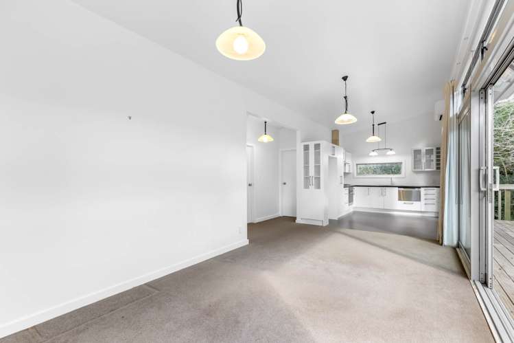 2/49B Lancaster Road Beach Haven_6