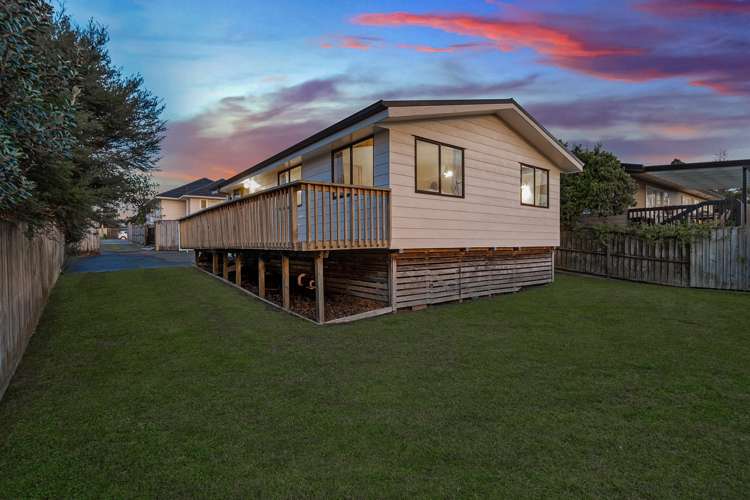 2/121 Matipo Road Te Atatu Peninsula_1