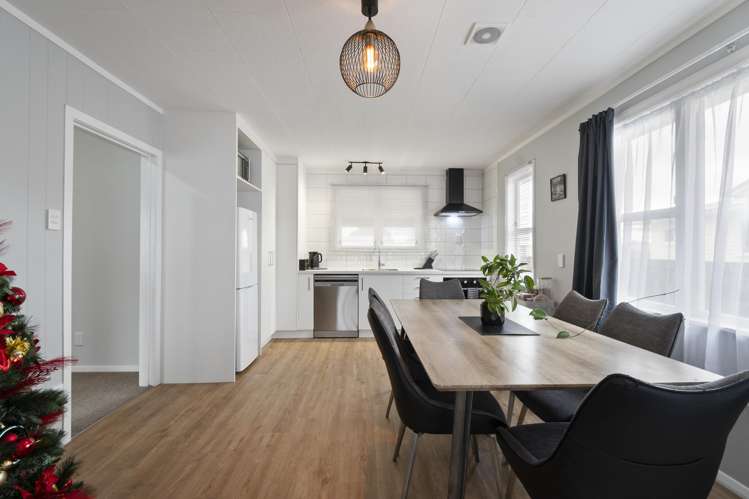 3 Somerset Crescent Highbury_1