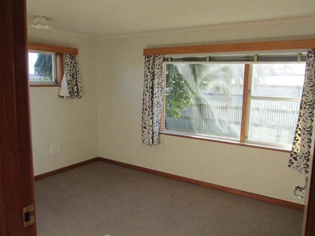 6 Montgomery Street Feilding_2