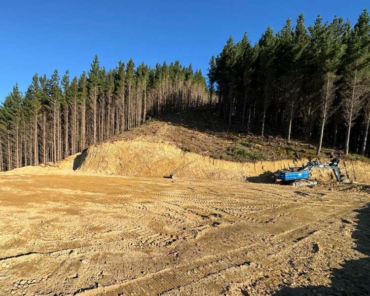 127 Russells Road Whitemans Valley_2