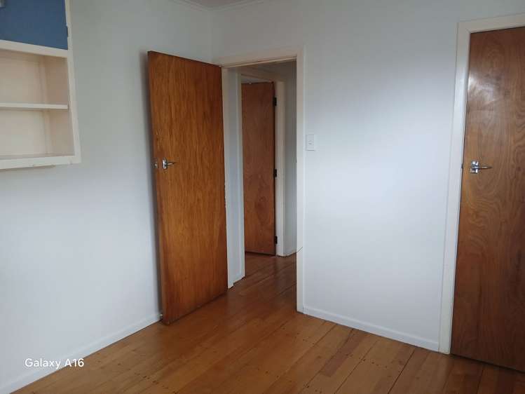 11 London Street Pukekohe_16