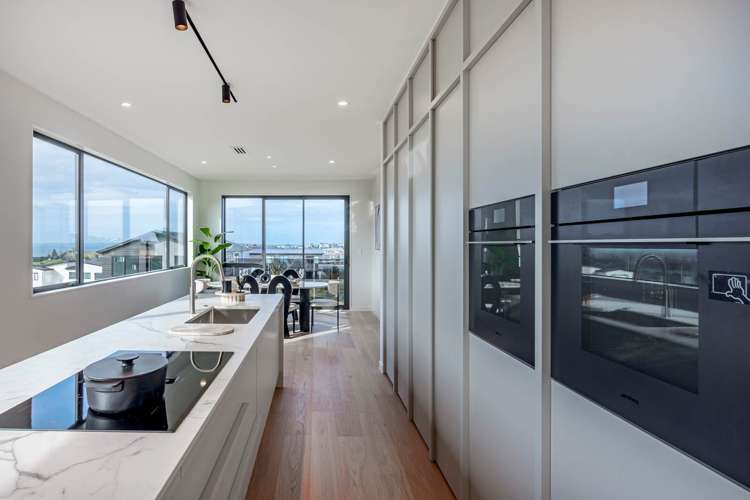 8 Makumaku Place Long Bay_5