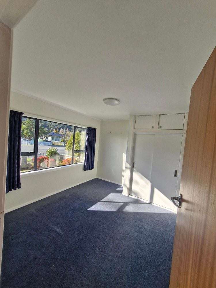 46 Main Road Wainuiomata_25