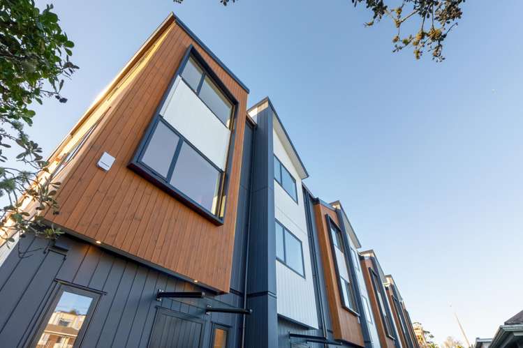 20/163-165 Lake Road_1