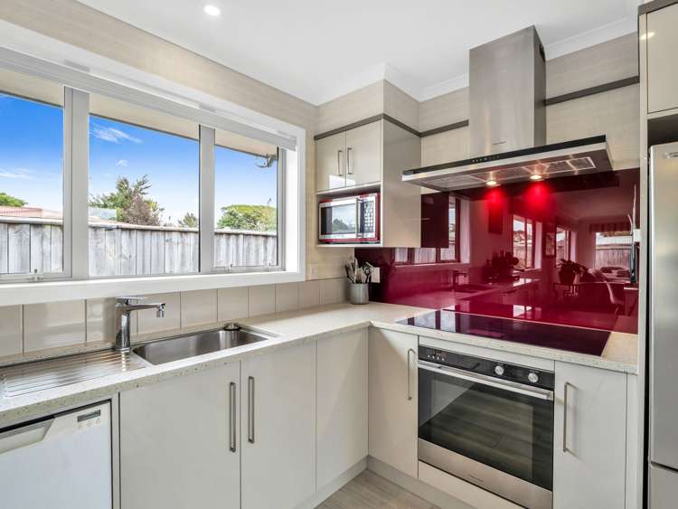 8A Vernon Avenue Takaro_18