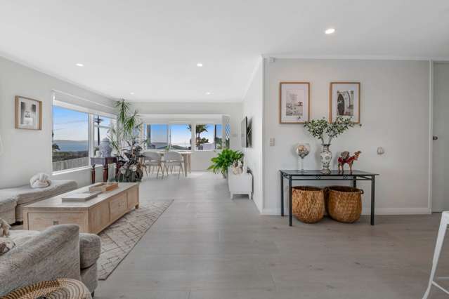 COASTAL CHIC - WITH SEPARATE ACCOMMODATION