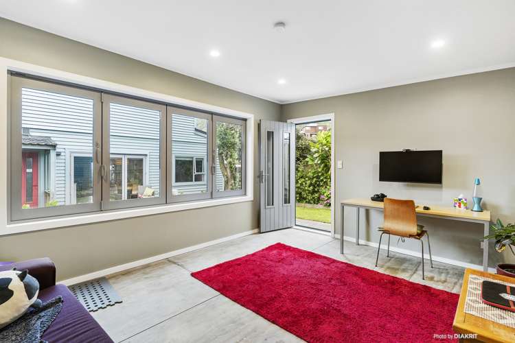 56 Owhiro Bay Parade Owhiro Bay_11