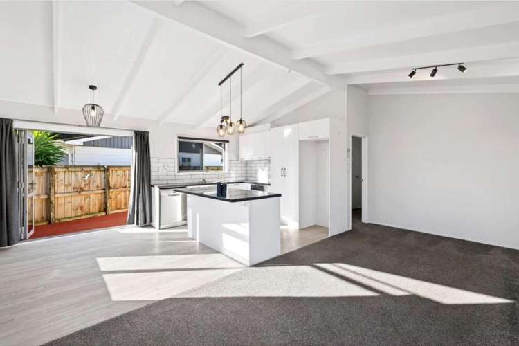132 Riverside Drive 11597_2