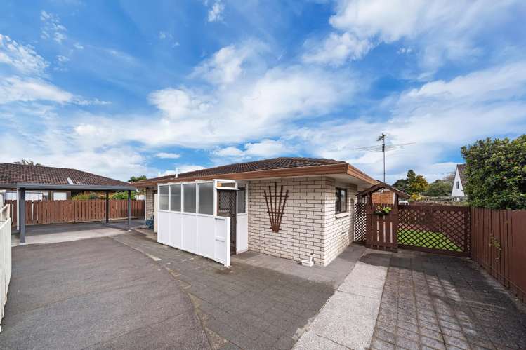 2/3A Youngs Road Papakura_12