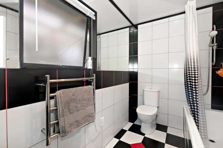 2/67 Charntay Avenue Clover Park_9