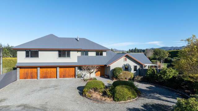 Rural Retreat on Town Boundary