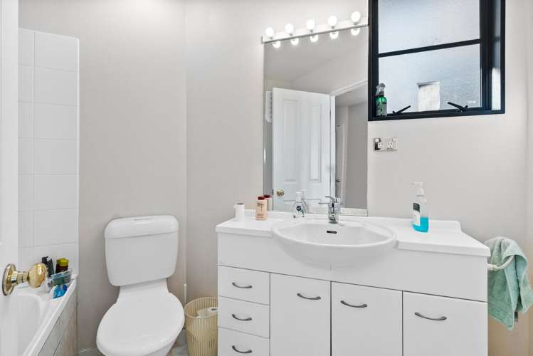 9 Pebble Beach Boulevard Te Kamo_14
