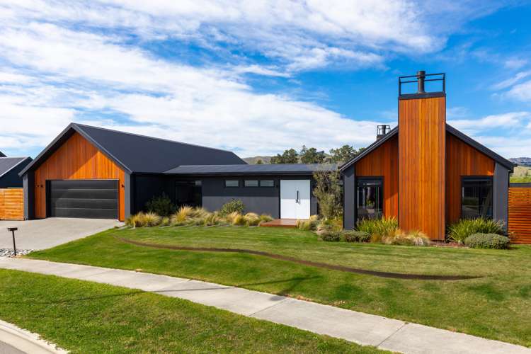 15 Catalina Crescent Burleigh_4