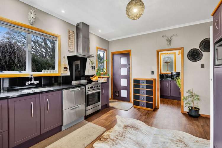 1156 East Road Toko_9