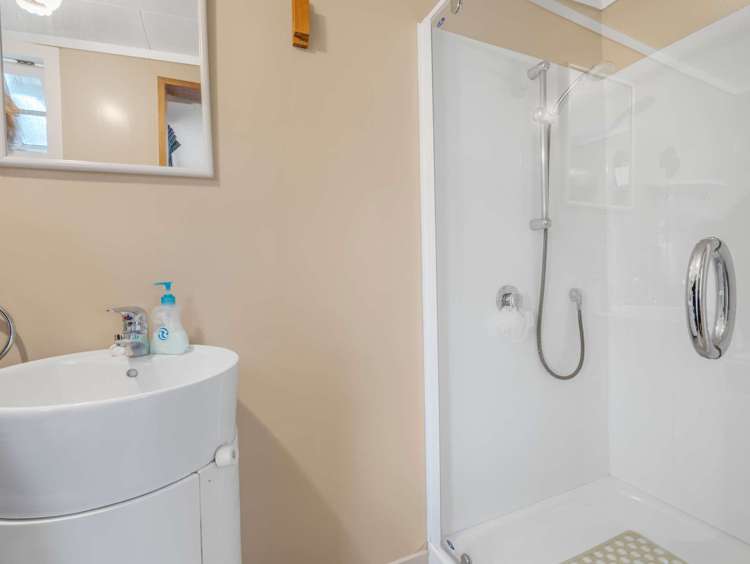 32 Hutchison Crescent Durie Hill_20