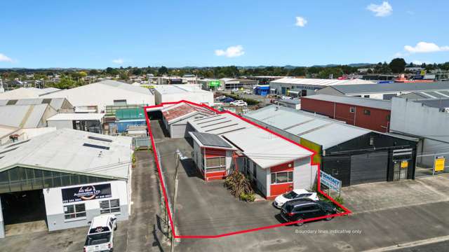 Functional mix of office, warehouse, and yard