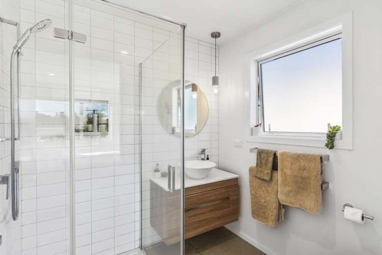 6 Moa Road Raumati Beach_14