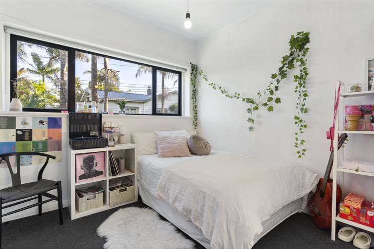 261 Lake Road Belmont_9