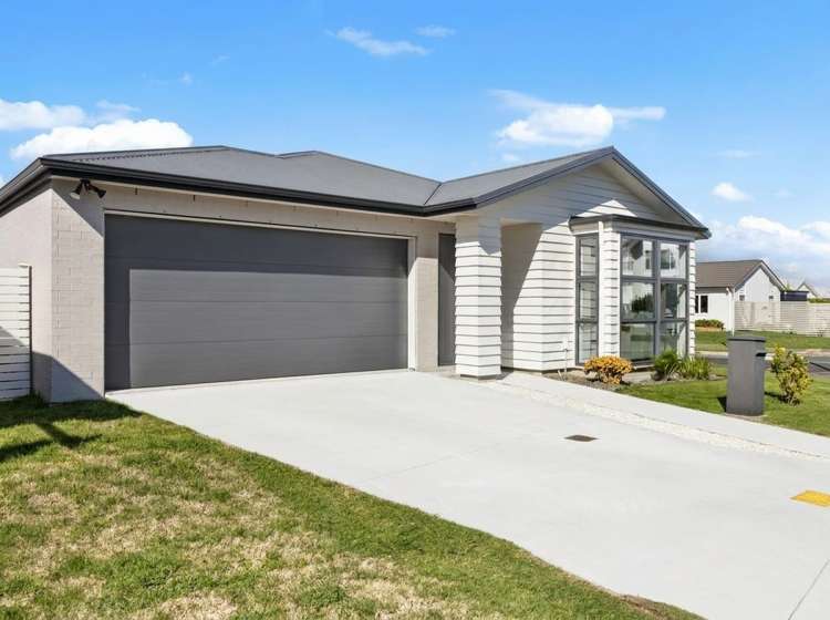 11 Soaring Bird Drive Takanini_26