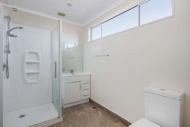 40 Akaroa Drive Maupuia_10