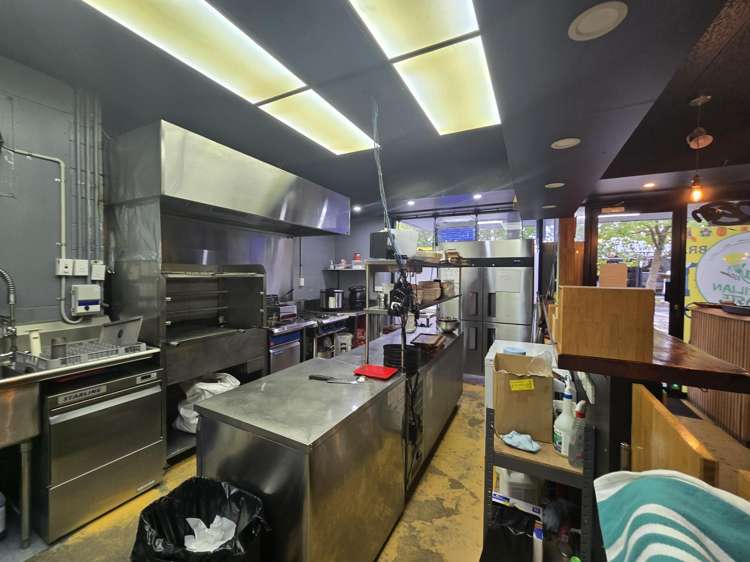 402-404 Great North Road Henderson_5