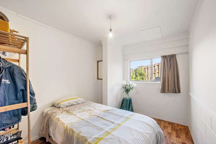 2/1a Girrahween Drive Totara Vale_10