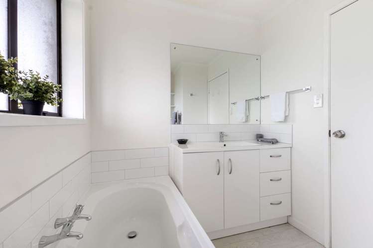 12 Ash Place Whalers Gate_18