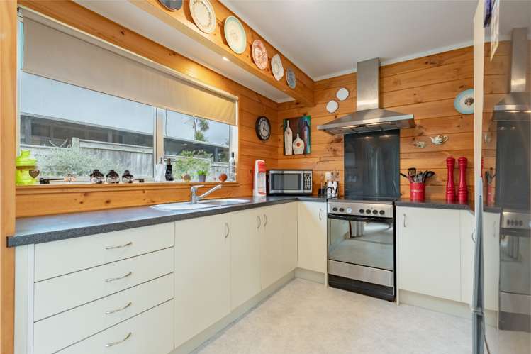 117a Gloaming Hill Titahi Bay_12