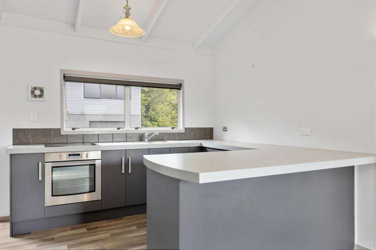 32 Tremaine Avenue Two Mile Bay_8