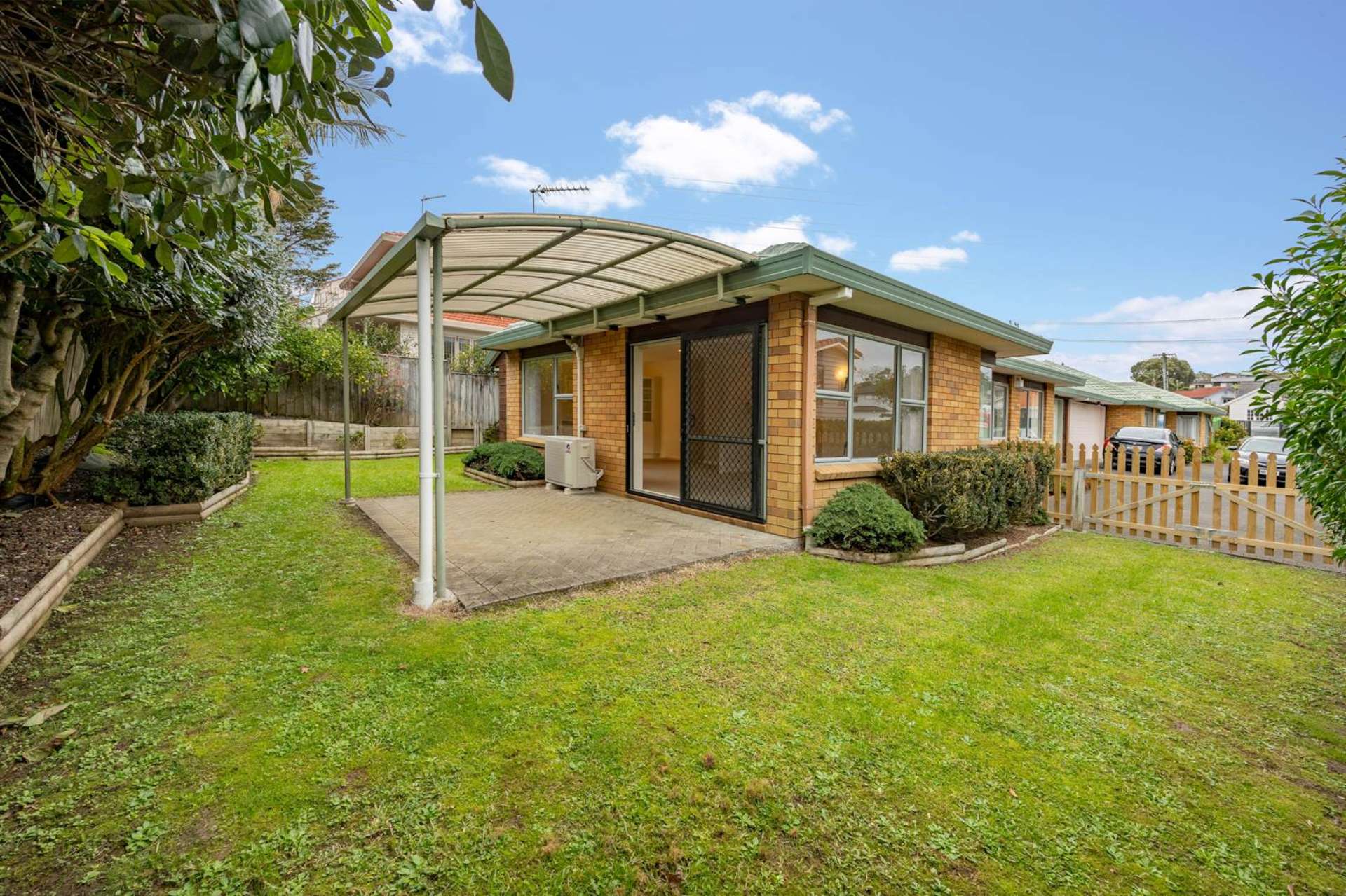 2/2 Carlton Street Hillsborough_0