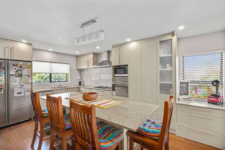 48 Beach Road Te Atatu Peninsula_0