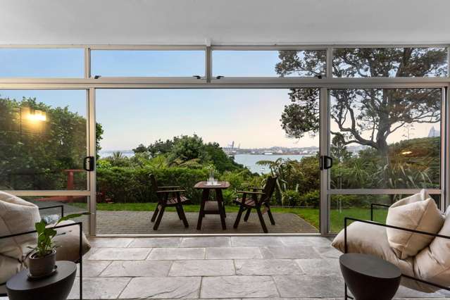 Spacious ground floor waterfront apartment