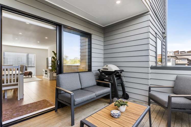 6/7 South Pacific Place Henderson_9