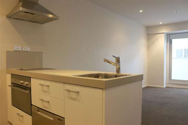 1118/72-82 Taranaki Street 2185_1