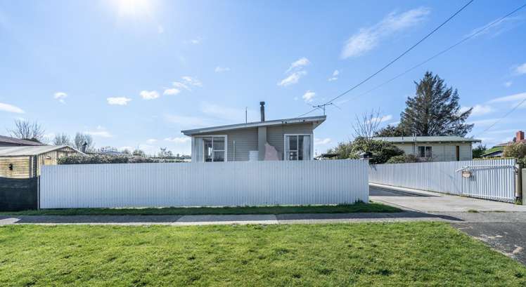 6 Clyde Street Mataura_16