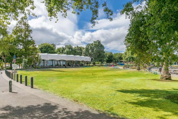 67 Lake Crescent Hamilton Lake_17