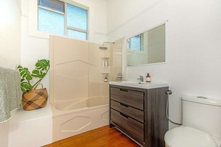 129 Iranui Road Inner Kaiti_15