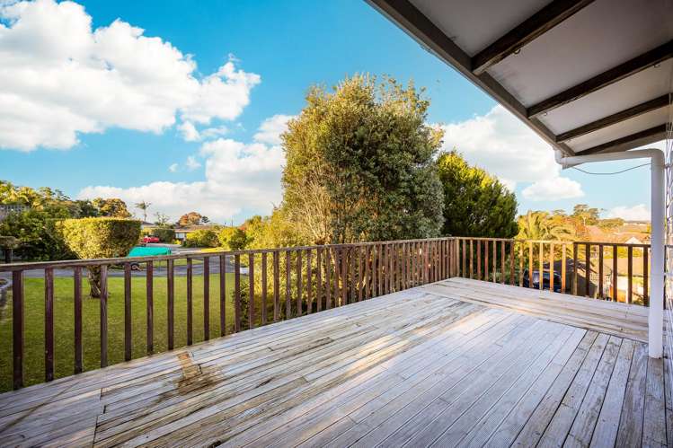 53 John Dee Crescent Red Beach_12