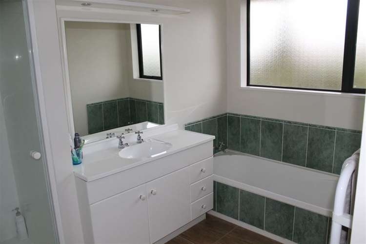 37 Millstream Drive Lincoln_10