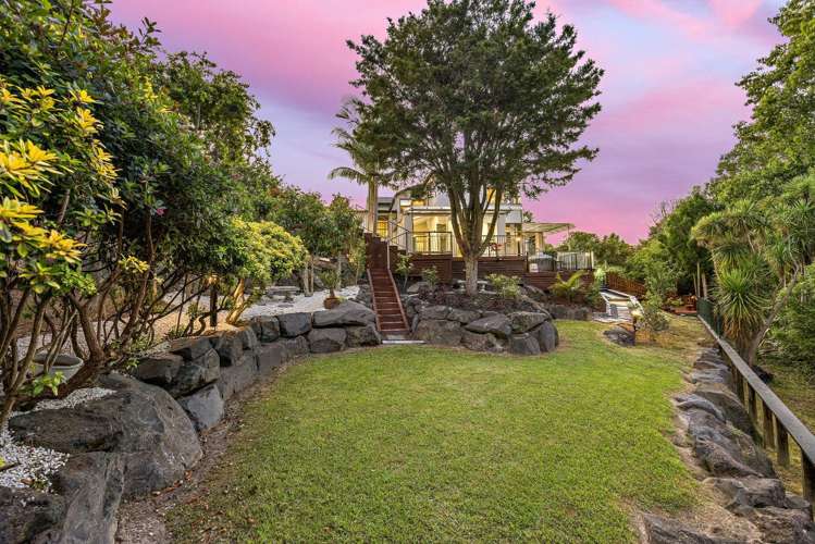 5 Oakford Park Crescent Greenhithe_23