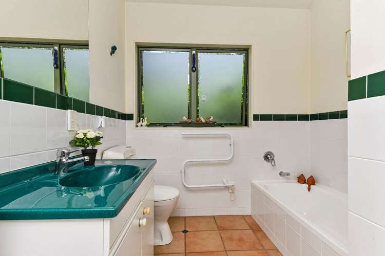 2/88 Langana Avenue Browns Bay_11