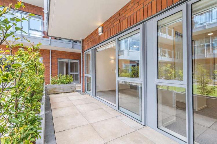 127/4 Wagener Place 1727_1