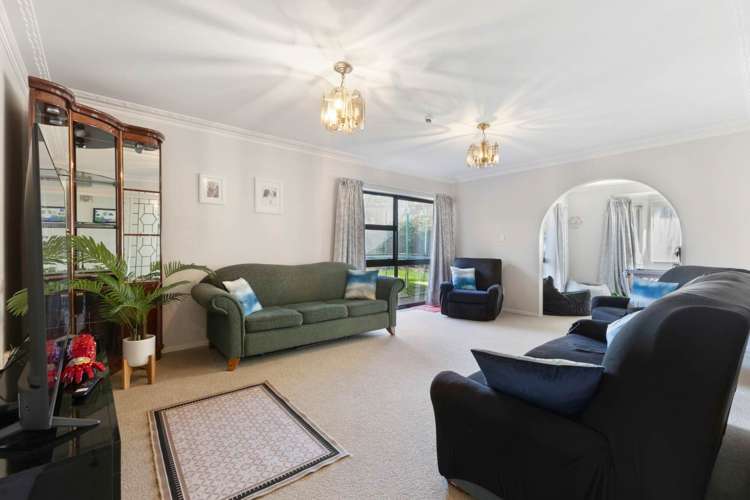 84 Mirrabooka Avenue Botany Downs_3