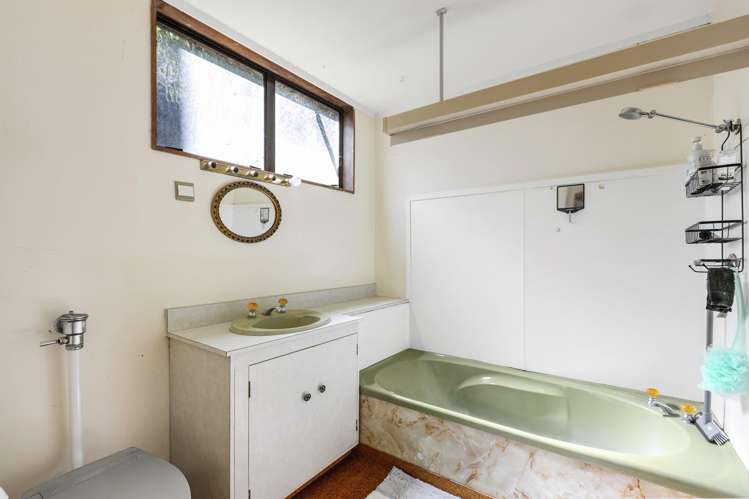 1 & 2/60 Barnard Street Wadestown_10