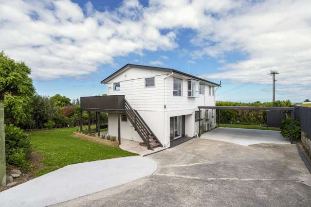 Stunning 2-Story Home at 1A Reservoir Road, Oamaru