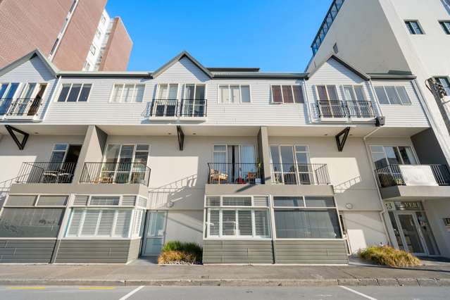 De Vere Delight: Size, Sun & Location
