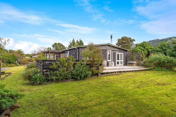 39 Western Lake Road Featherston_13